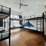 Nj Homestay Hostel At Regalia Residence